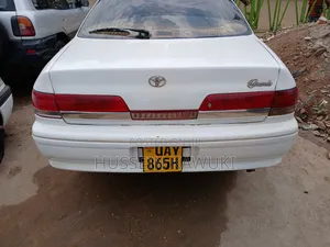 Toyota Mark II 2000 White