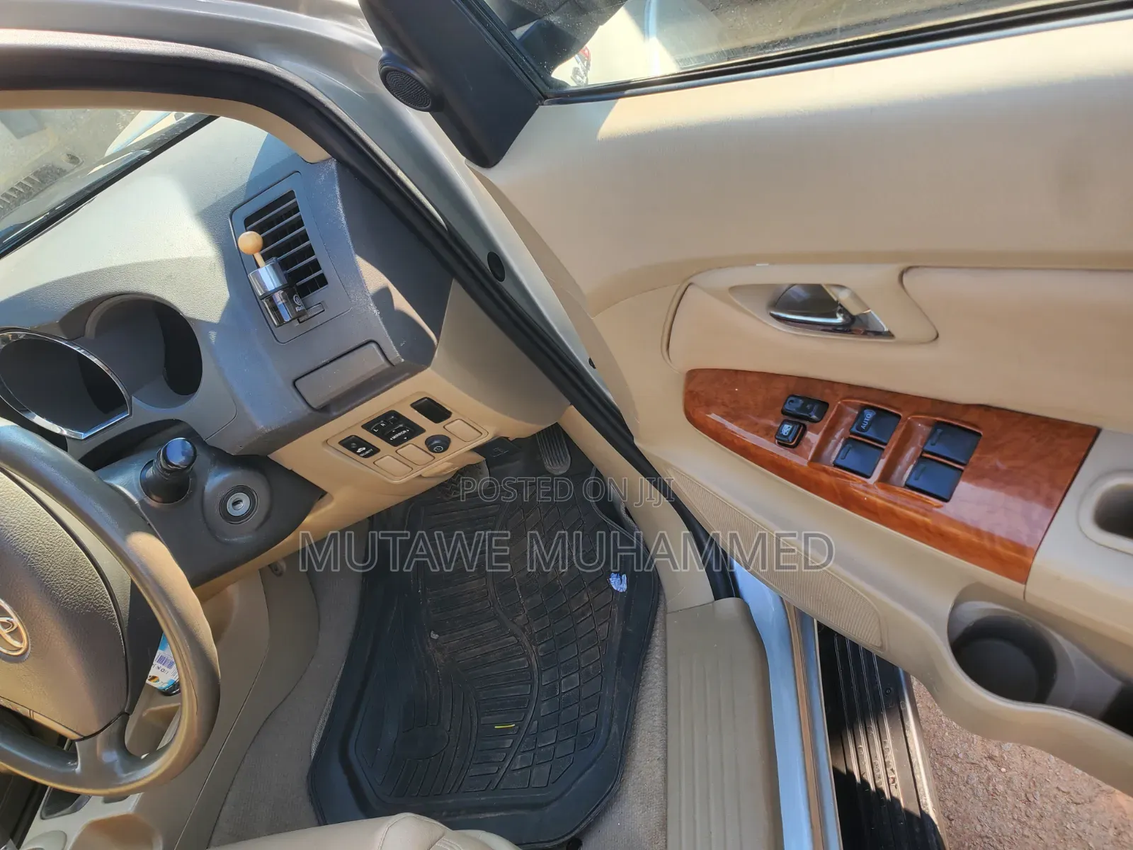 Toyota Fortuner 2012 Silver