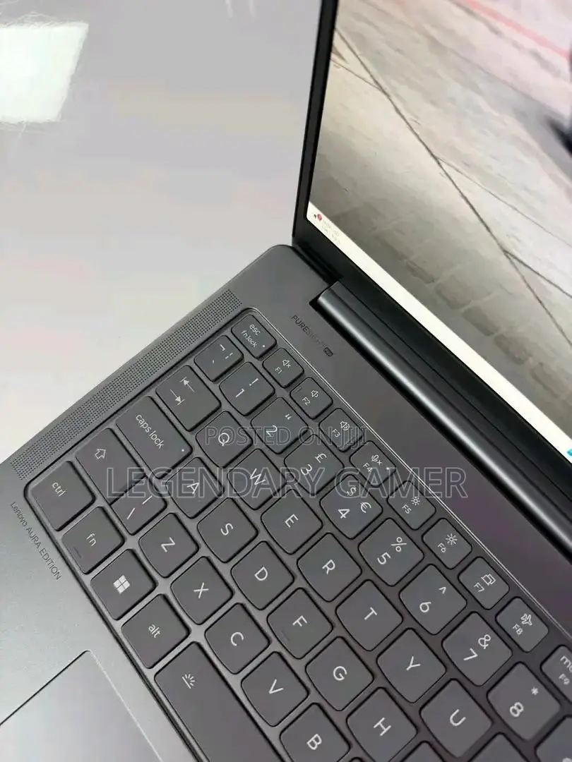 Laptop Lenovo Yoga Pro 9i Aura Edition 24GB Intel Core Ultra 9 SSD 1T