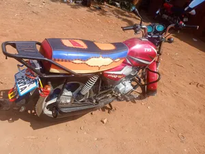 TVS HLX 125 2023 Red