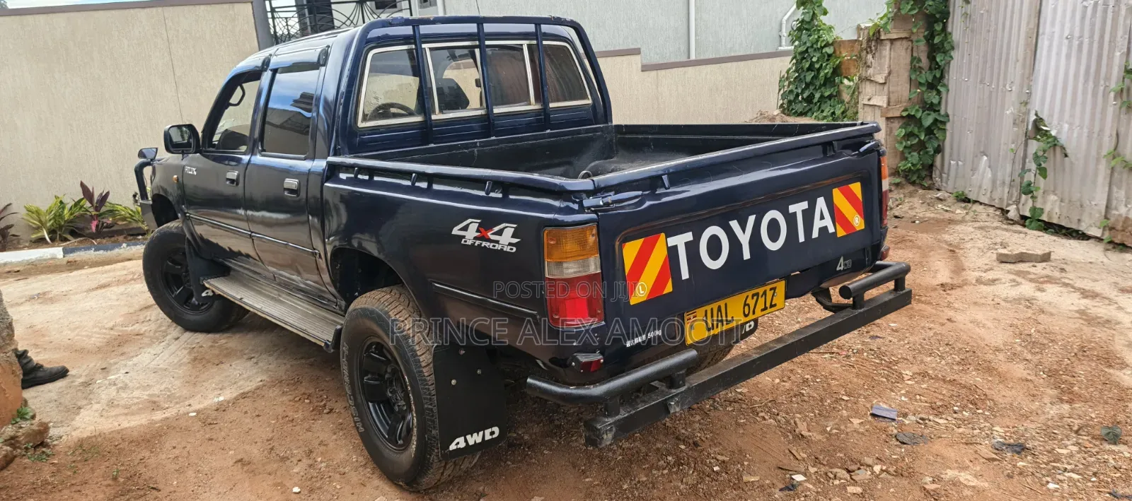 Toyota Hilux 1998 Blue