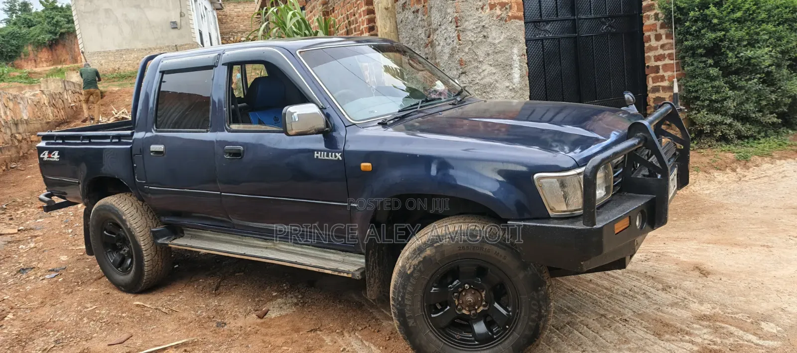 Toyota Hilux 1998 Blue