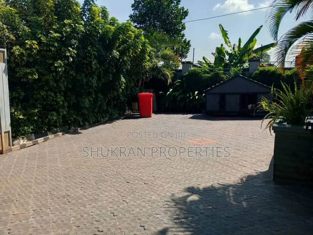 6bdrm House in Kyanja, Central Division for sale
