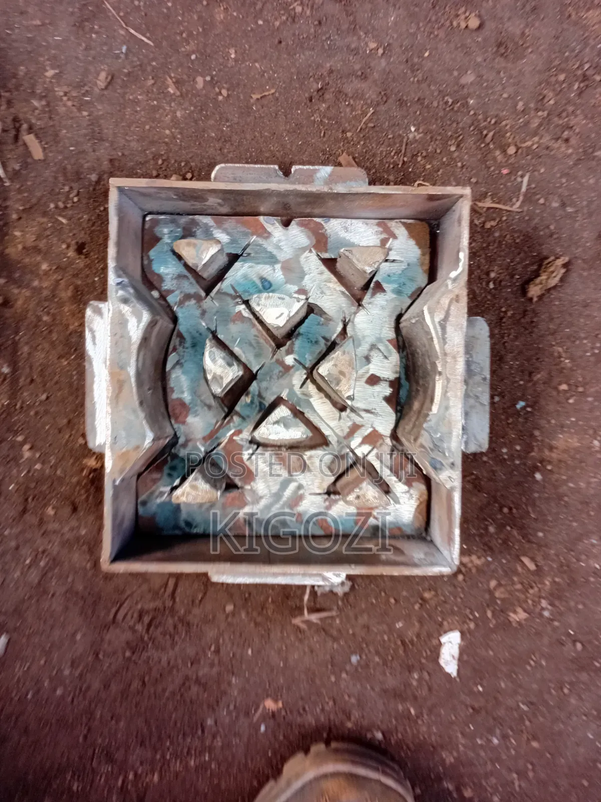 Mpompe Molds