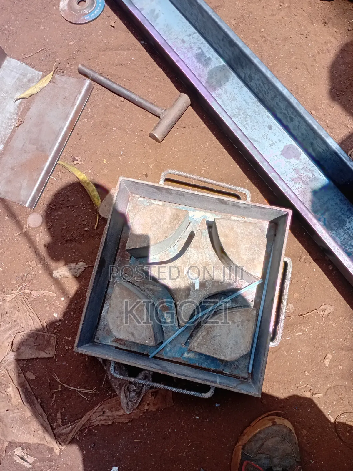 Mpompe Molds