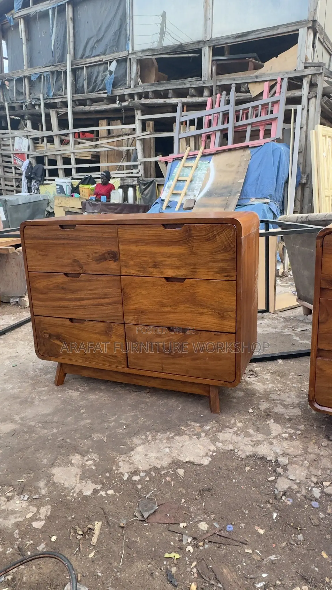 Mugavu Chest of Drawers