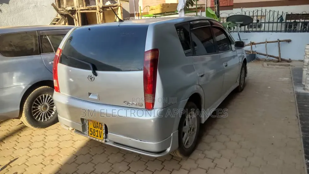 Toyota Opa 2005 Silver
