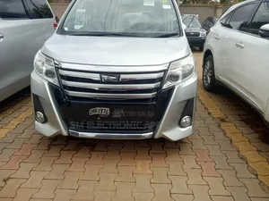 Toyota Noah 2013 Silver