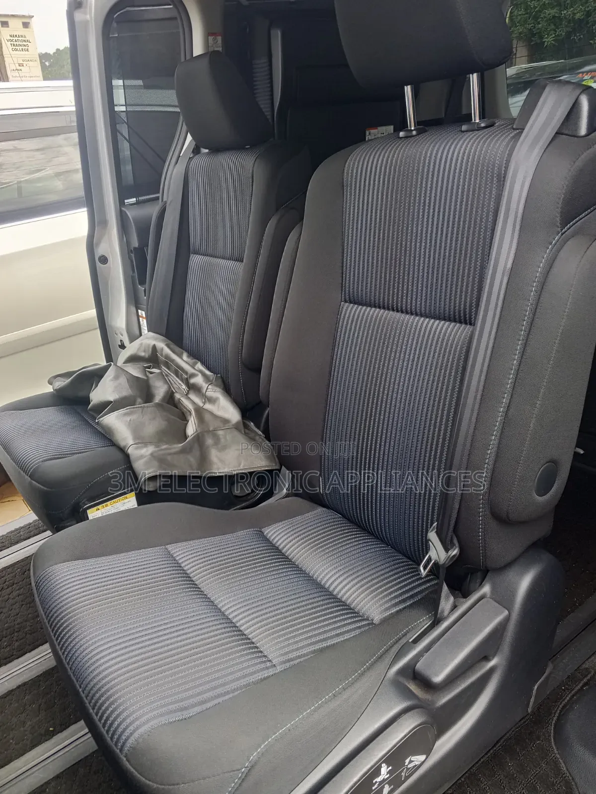 Toyota Noah 2013 Silver