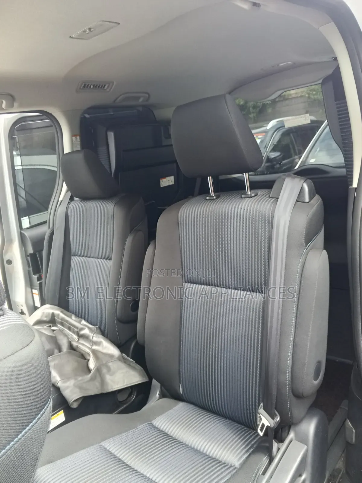 Toyota Noah 2013 Silver