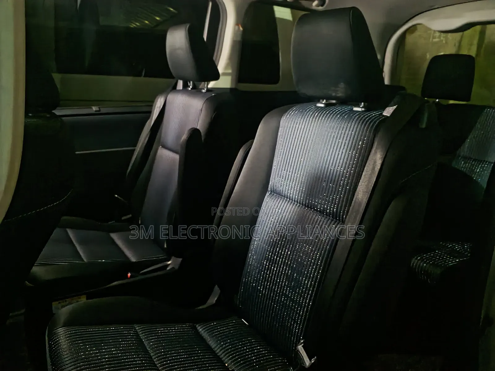 Toyota Noah 2013 Silver
