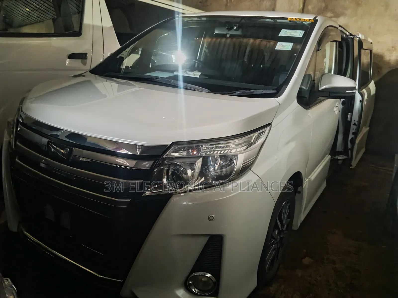 Toyota Noah 2013 Silver