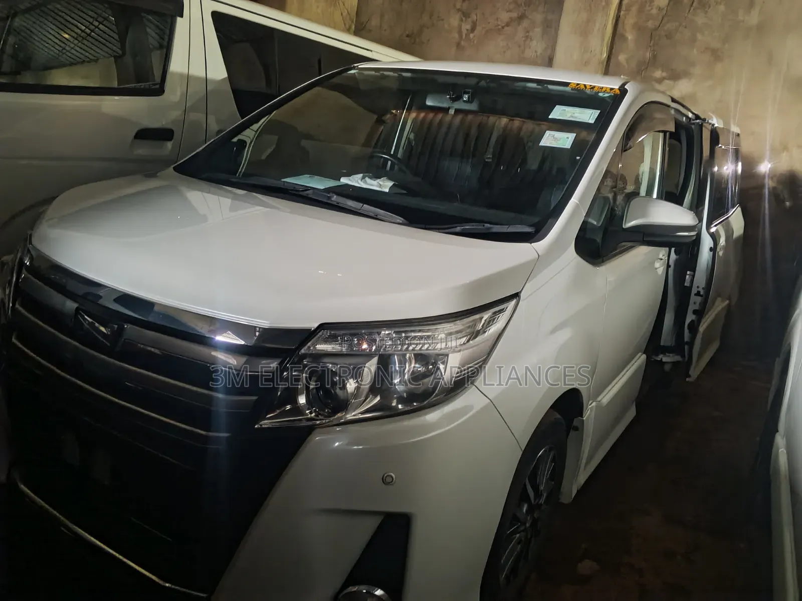 Toyota Noah 2013 Silver