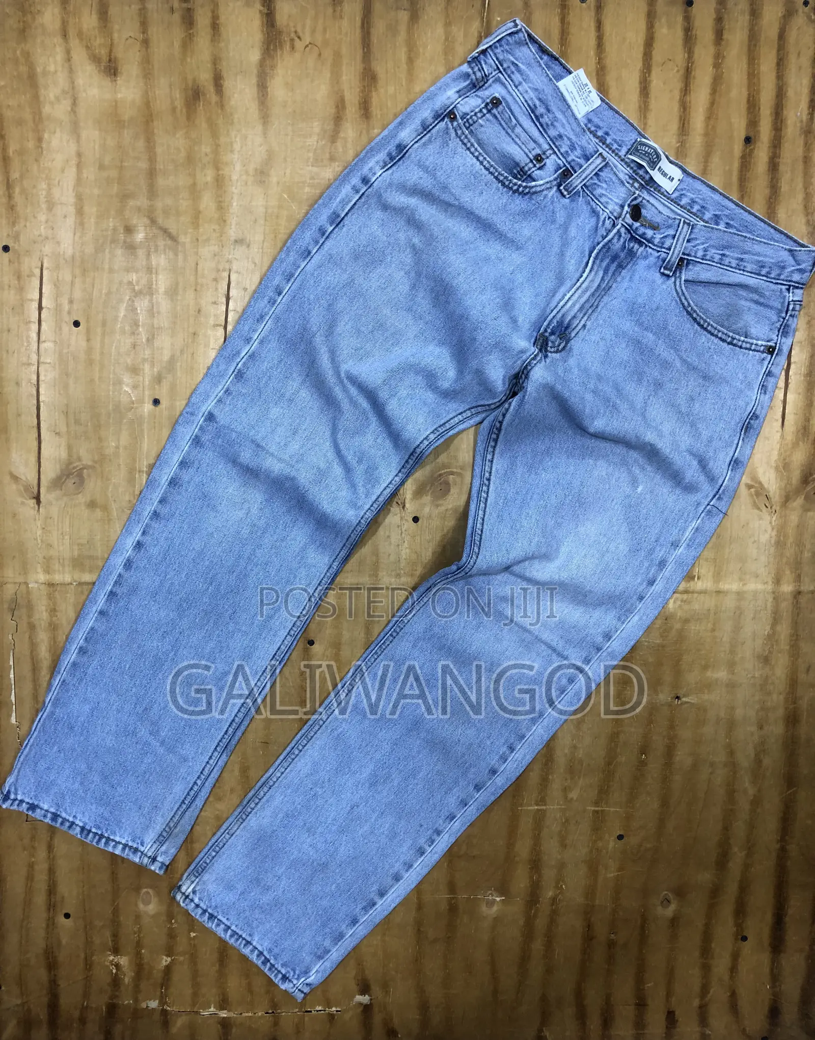 Straight Jeans