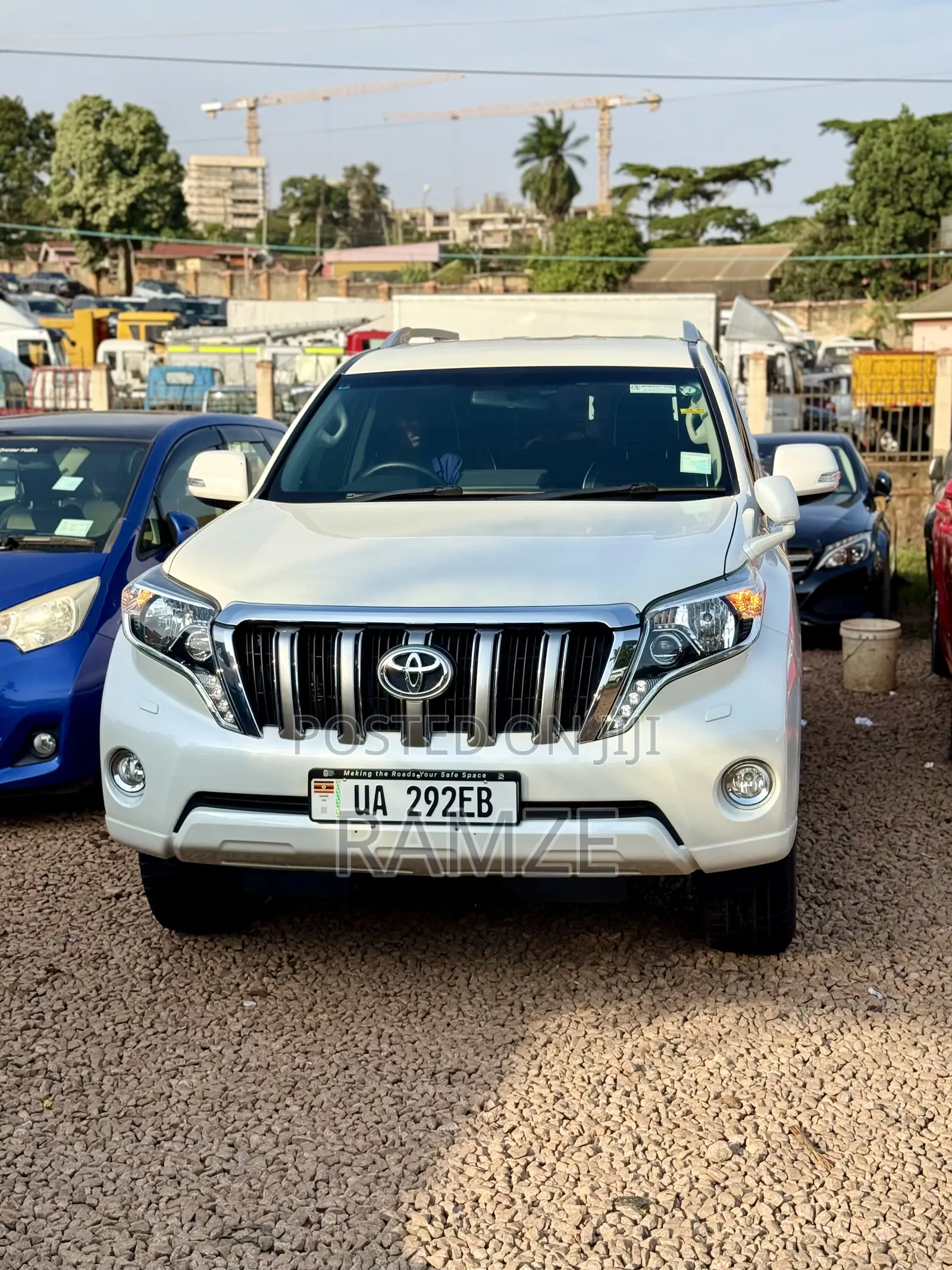Toyota Land Cruiser Prado 2017 White