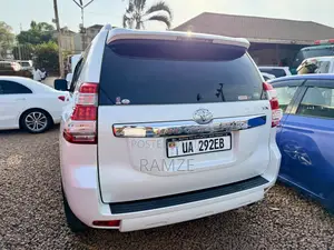 Toyota Land Cruiser Prado 2017 White