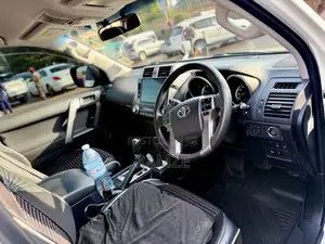 Toyota Land Cruiser Prado 2017 White