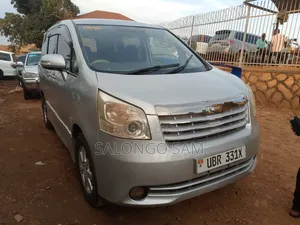 Toyota Noah 2008 Silver