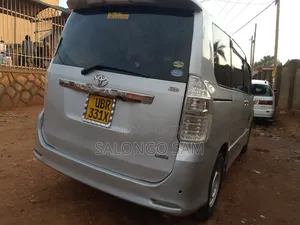 Toyota Noah 2008 Silver