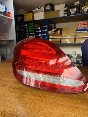 W205 C-Class Tail Light 2015-2017