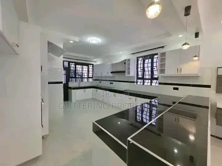 5bdrm Duplex in Munyonyo, Central Division for rent