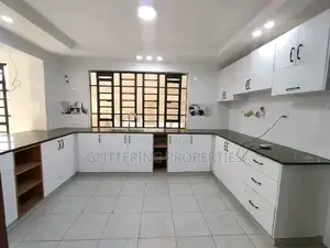 4bdrm Duplex in Makindye, Central Division for rent