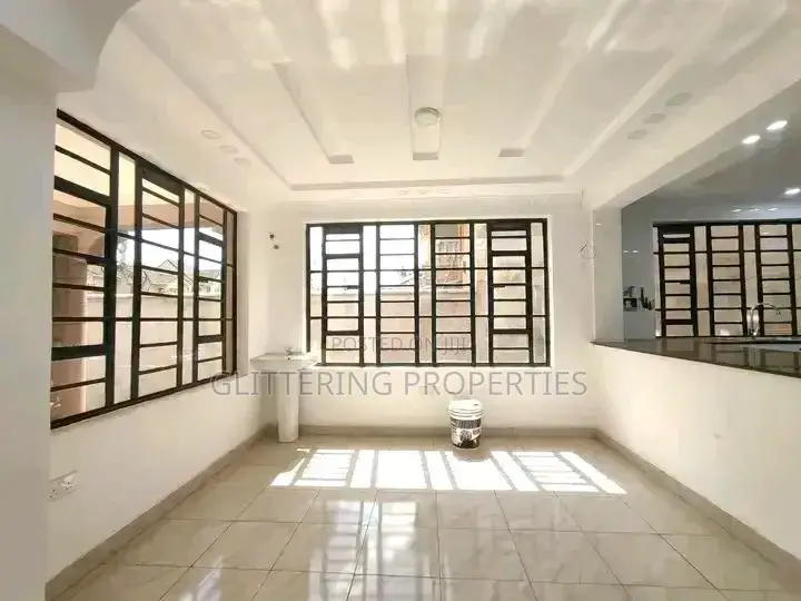 4bdrm Duplex in Makindye, Central Division for rent