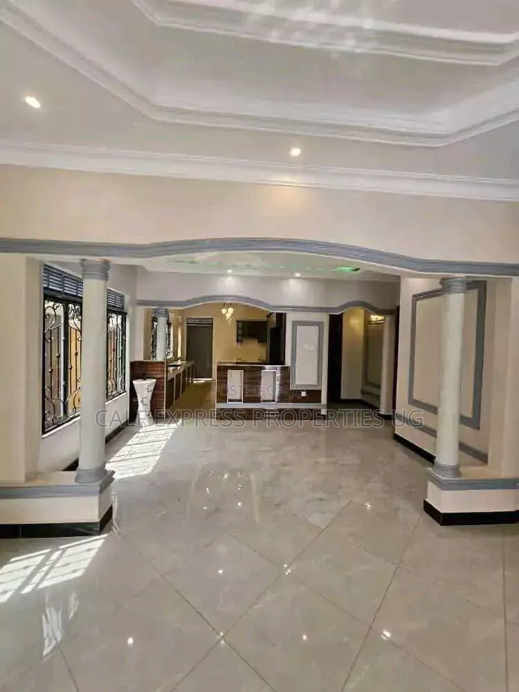 3bdrm Block of Flats in Kansanga Estate, Central Division for rent