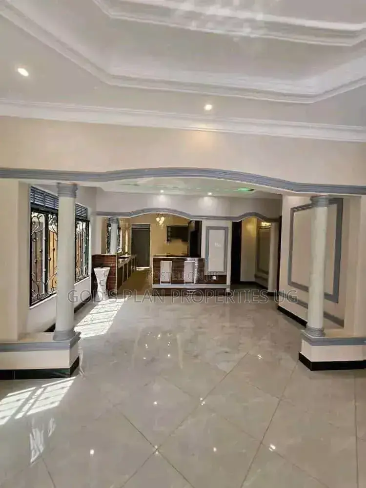 3bdrm Block of Flats in Kansanga Estate, Central Division for rent