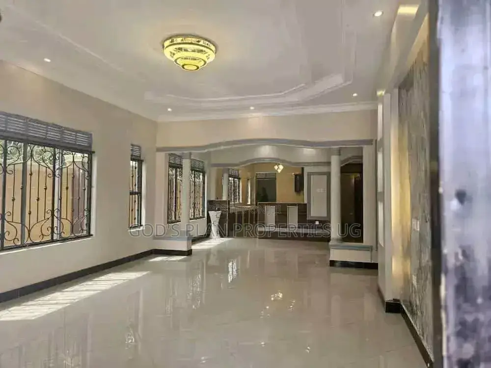 3bdrm Block of Flats in Kansanga Estate, Central Division for rent