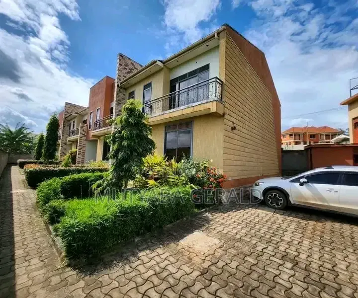 3bdrm Villa in Muyenga, Central Division for rent