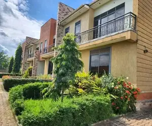 3bdrm Villa in Muyenga, Central Division for rent