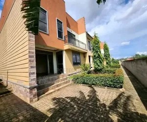 3bdrm Villa in Muyenga, Central Division for rent