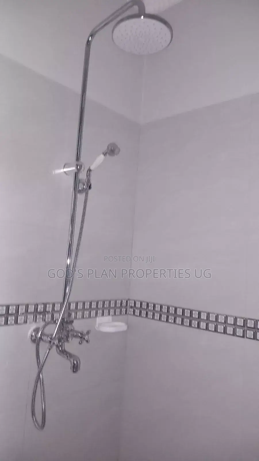 3bdrm Apartment in Mengo Estate, Central Division for rent