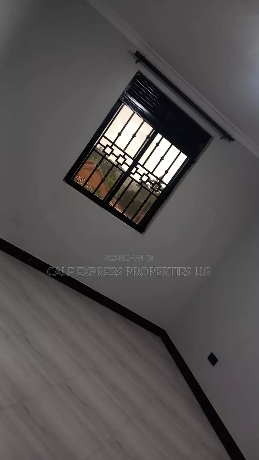 3bdrm Apartment in Mengo Estate, Central Division for rent