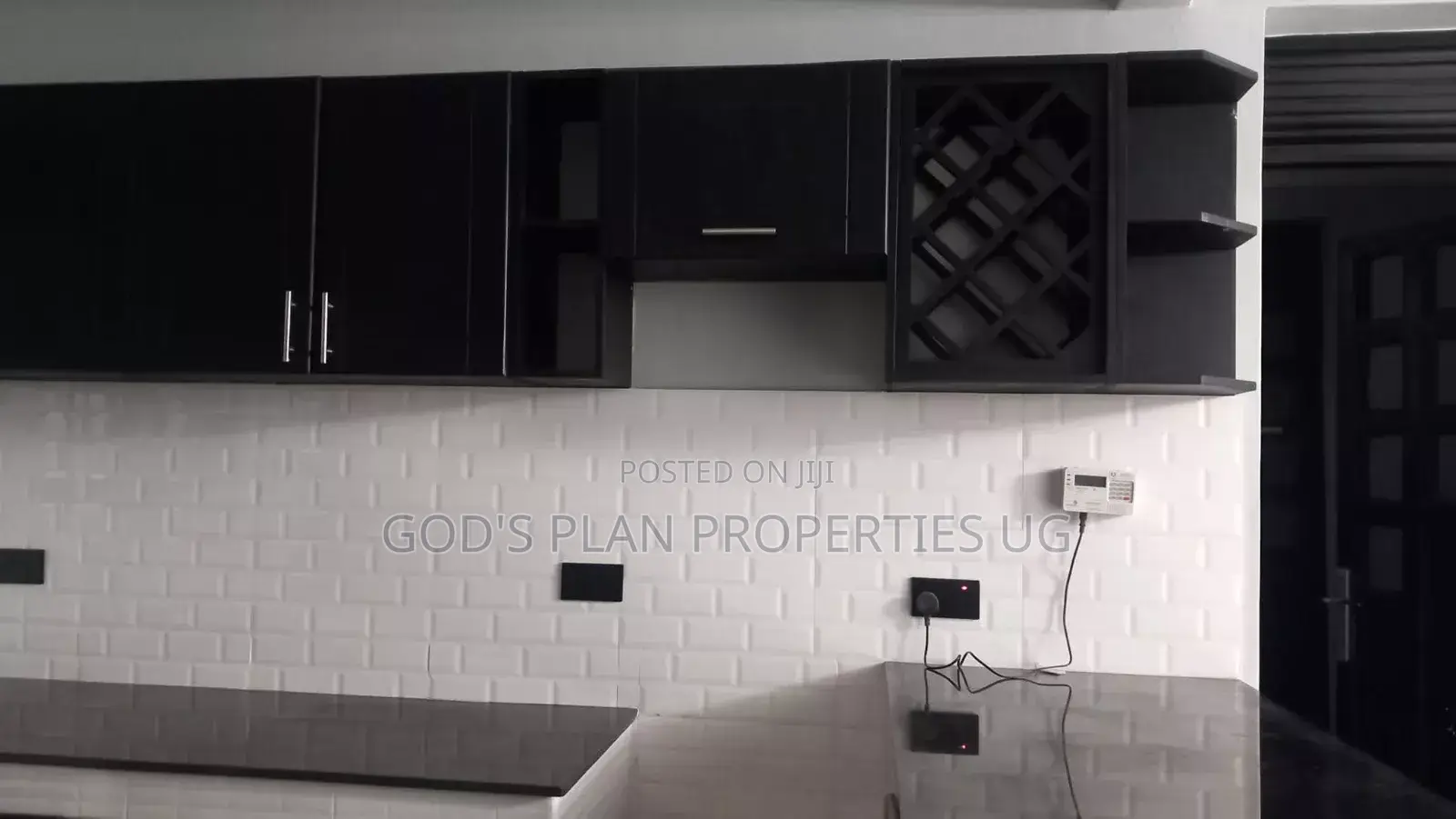 3bdrm Apartment in Mengo Estate, Central Division for rent