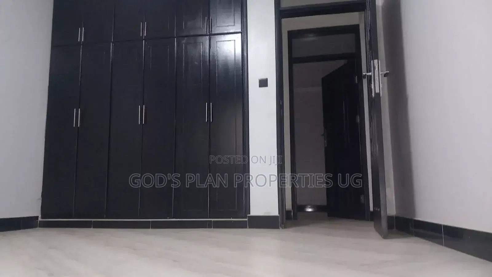 3bdrm Apartment in Mengo Estate, Central Division for rent