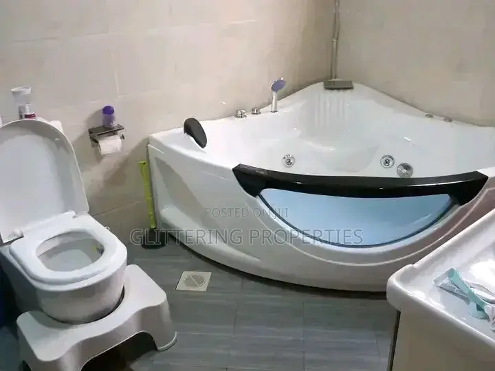 4bdrm Duplex in Bugoloobi, Central Division for rent