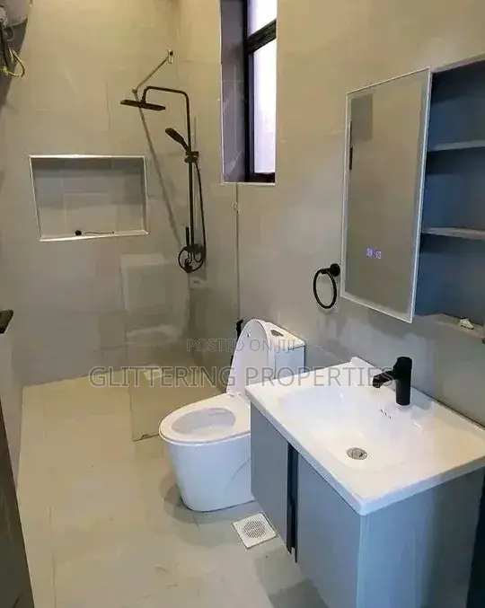 4bdrm Duplex in Bugoloobi, Central Division for rent
