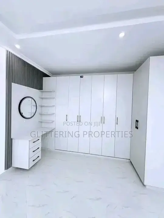 4bdrm Duplex in Bugoloobi, Central Division for rent