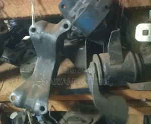 Used Engine and Transmission Mountings for Various Vehicles,