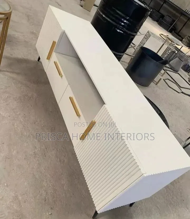 Tv Stand and Mounts
