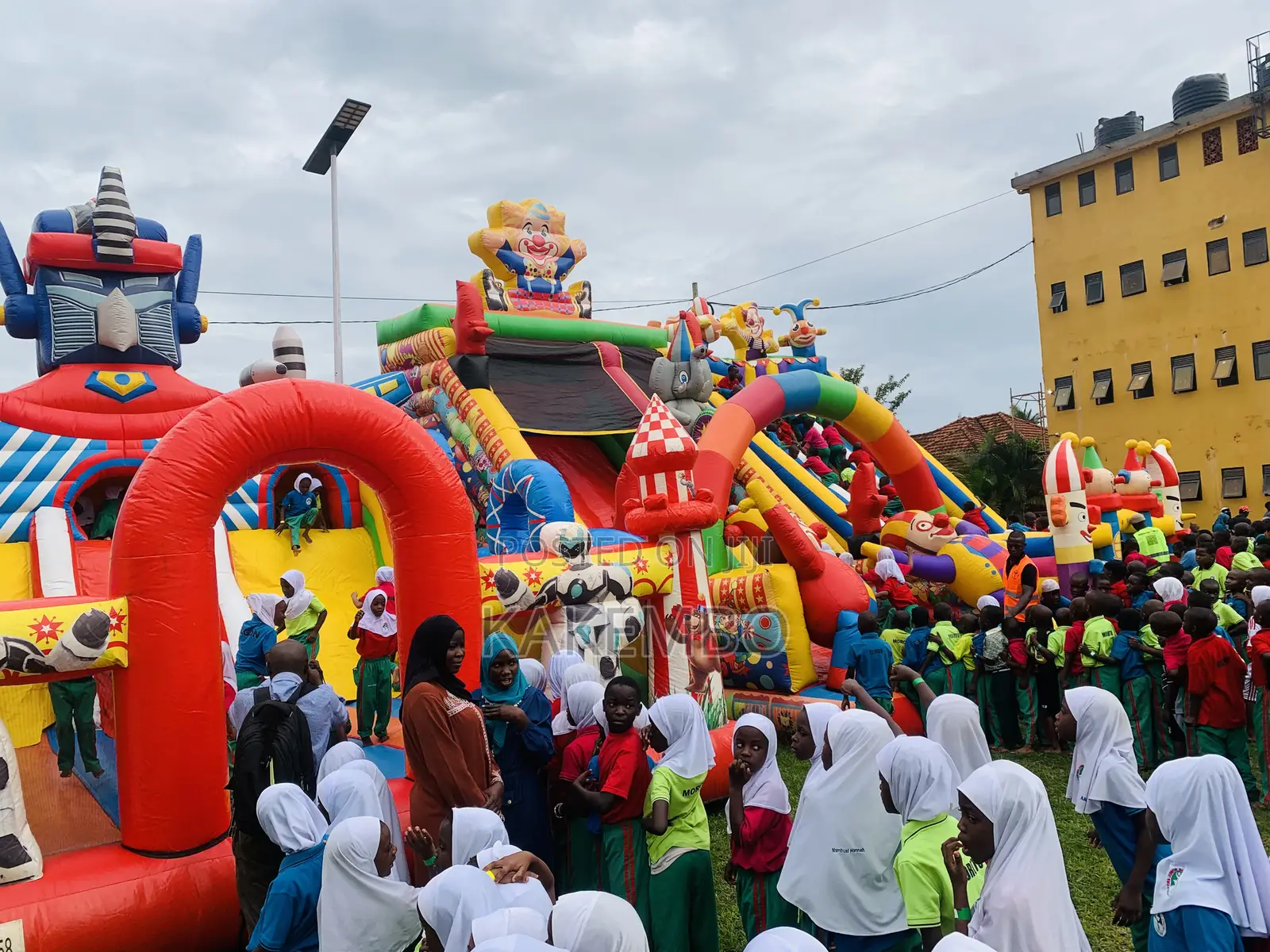 Bouncing Castles For Sale Hire Complete Kids’Party Entertainment!