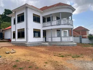 5bdrm House in Katale, Central Division for sale