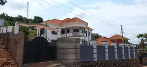 5bdrm House in Katale, Central Division for sale