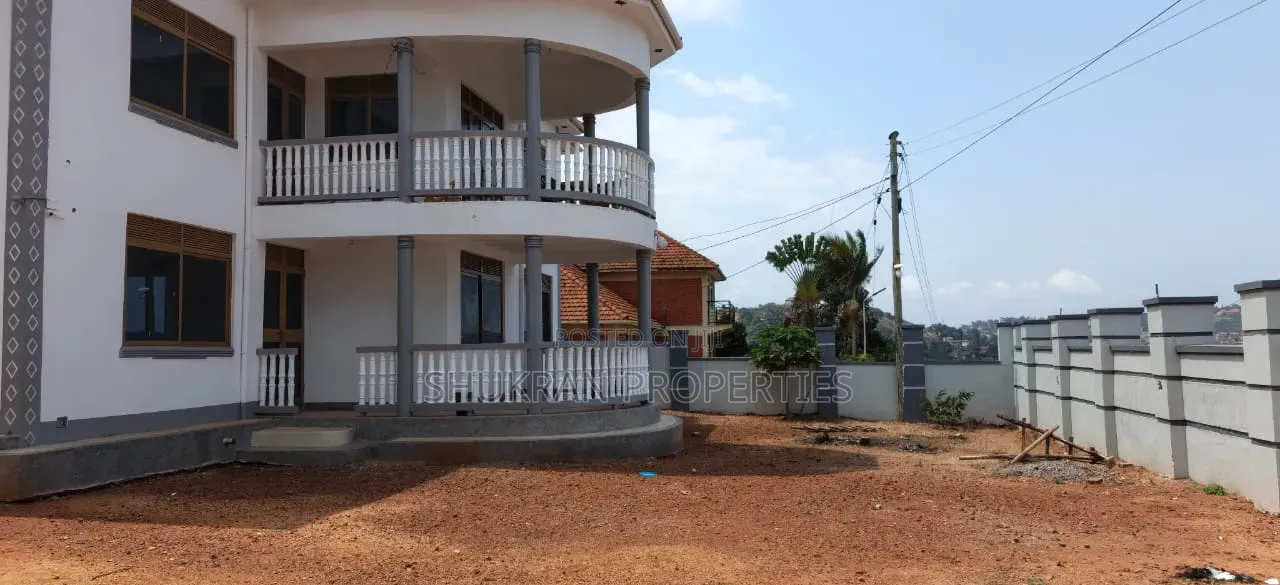 5bdrm House in Katale, Central Division for sale