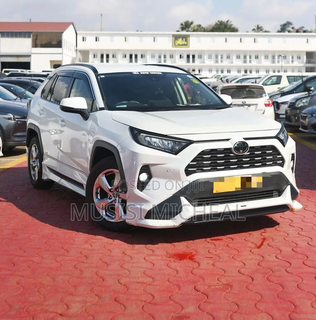 Toyota RAV4 XLE Premium AWD 2020 White