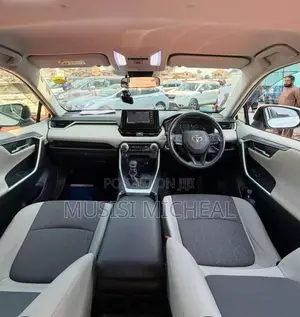 Toyota RAV4 XLE Premium AWD 2020 White