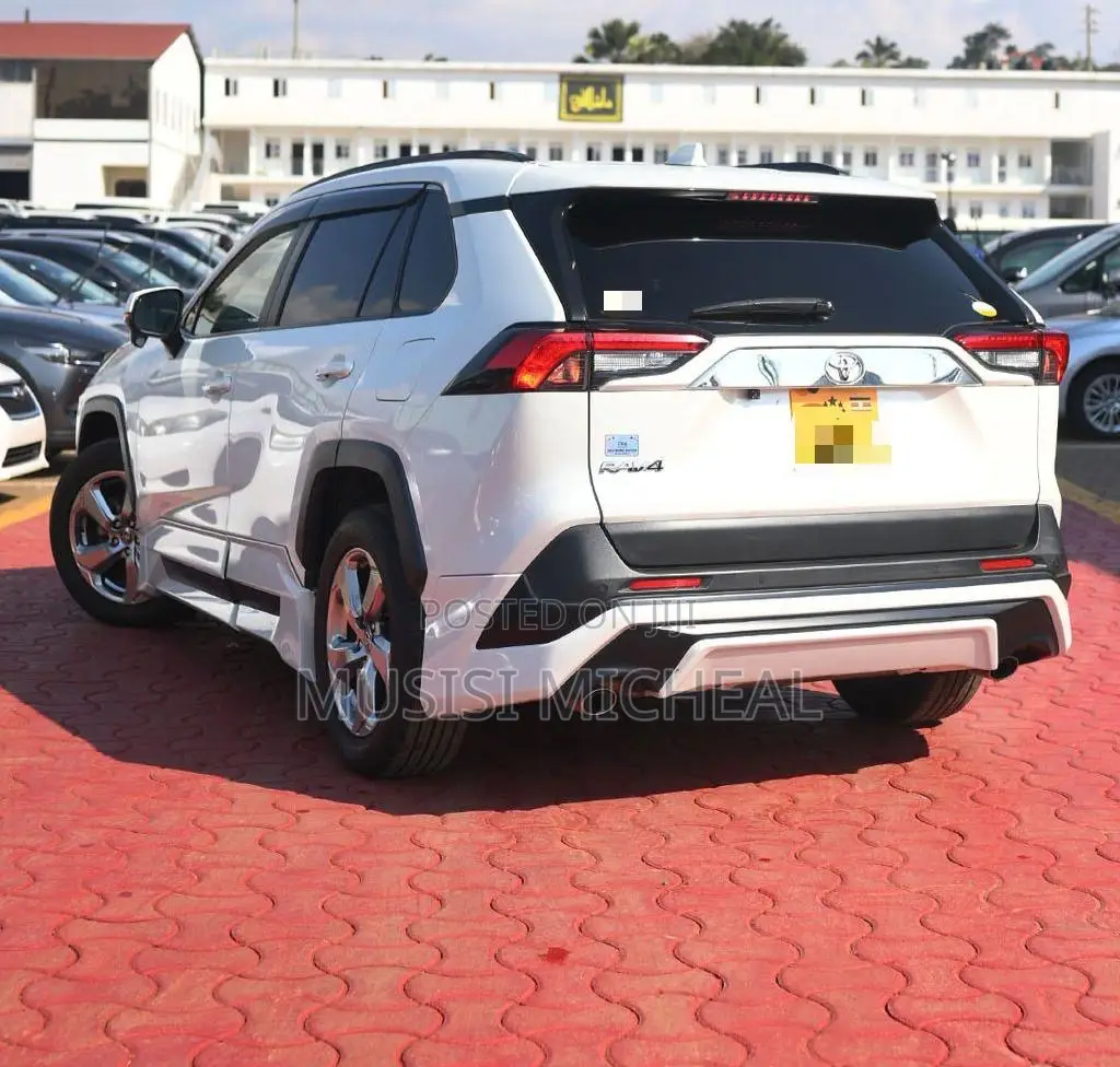 Toyota RAV4 XLE Premium AWD 2020 White