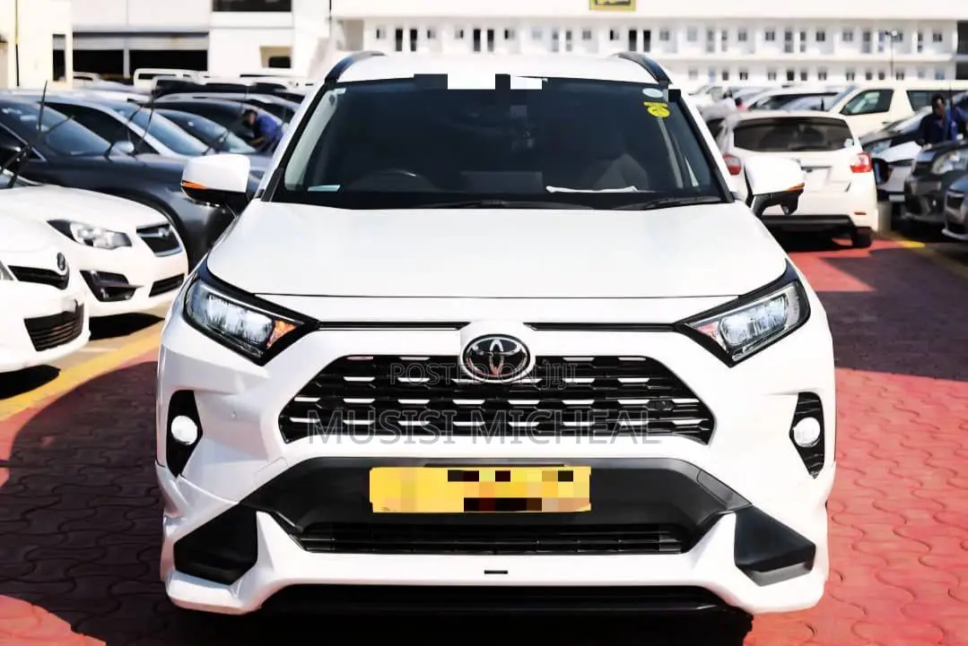 Toyota RAV4 XLE Premium AWD 2020 White